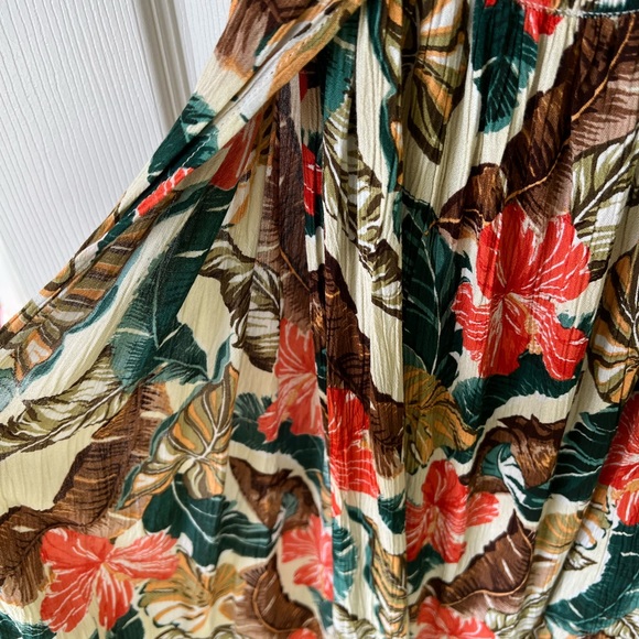 Beautiful long flowy Ripcurl Sundress. Size small - Picture 5 of 7